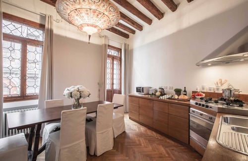 Castello Apartment | Canal View Venetian Style Apartment in Top Location