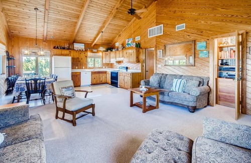 Avon House | Canalfront Dog Friendly Home w/Private Dock, Cmty Pool and Tennis/Pickleball