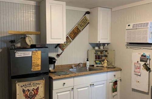 Tampa Apartment | Canary Ann Studio: Minutes to Downtown Tampa, Historic Ybor, Cruise Port, Amalie