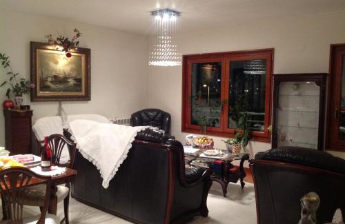 Cidade Universitaria House | Canas Guest House in Lisbon (AL)