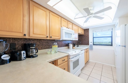 Port Canaveral Condo | Canaveral Towers by Happy Palm Stays