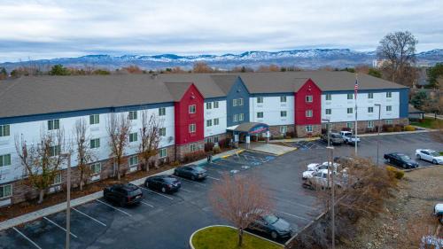 Boise Hotel | Candlewood Suites Boise - Towne Square by IHG