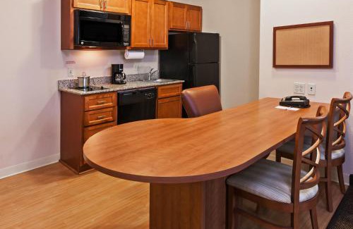 Deer Park Hotel | Candlewood Suites Deer Park by IHG