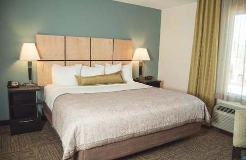 Fort Collins Hotel | Candlewood Suites Fort Collins by IHG