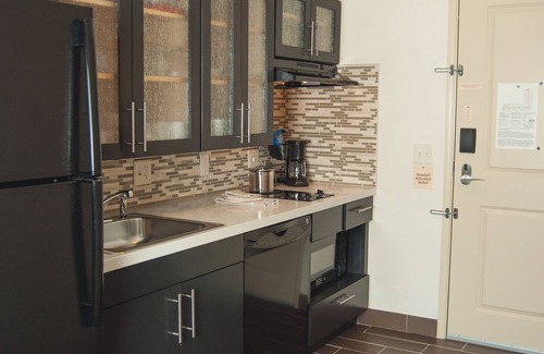 Fort Collins Hotel | Candlewood Suites Fort Collins by IHG
