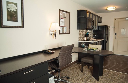 Fort Collins Hotel | Candlewood Suites Fort Collins by IHG