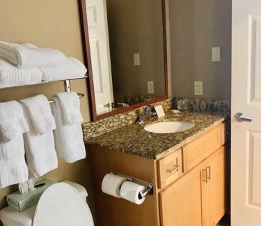 Linglestown Hotel | Candlewood Suites Harrisburg I-81 Hershey Area by IHG