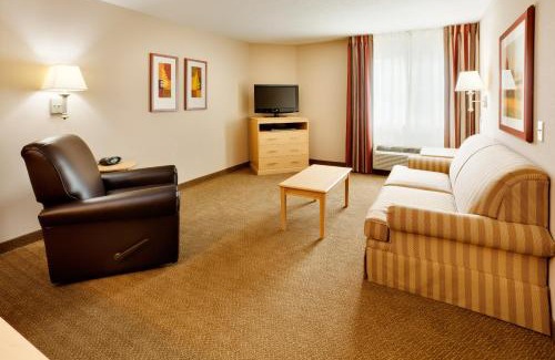 Linglestown Hotel | Candlewood Suites Harrisburg I-81 Hershey Area by IHG