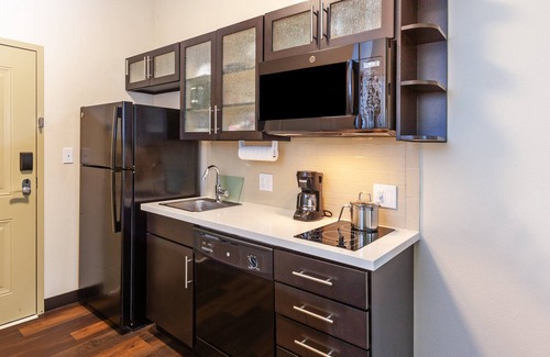 Pasadena Hotel | Candlewood Suites Houston - Pasadena by IHG