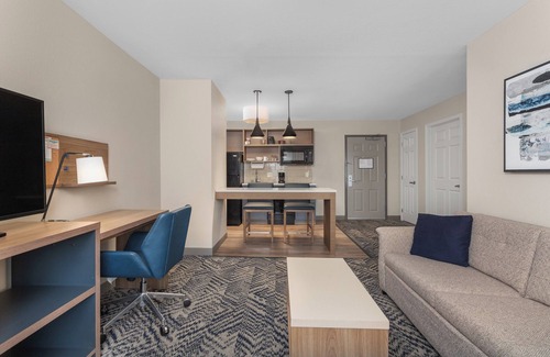 La Crosse Hotel | Candlewood Suites La Crosse N by IHG