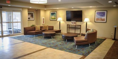 Pearl Hotel | Candlewood Suites Pearl by IHG
