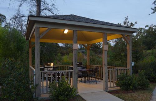 Pearl Hotel | Candlewood Suites Pearl by IHG