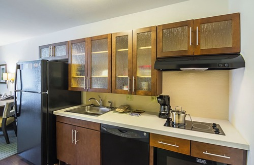Northeast Pensacola Hotel | Candlewood Suites Pensacola - University Area by IHG