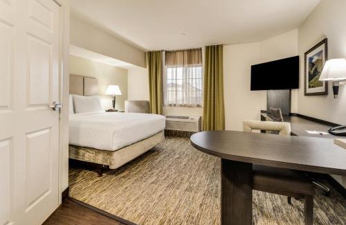 Parkrose Hotel | Candlewood Suites Portland Airport by IHG