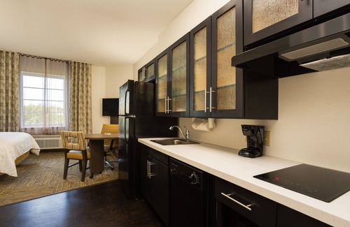 Edgewood Hotel | Candlewood Suites Ft. Lauderdale Airport/Cruise by IHG