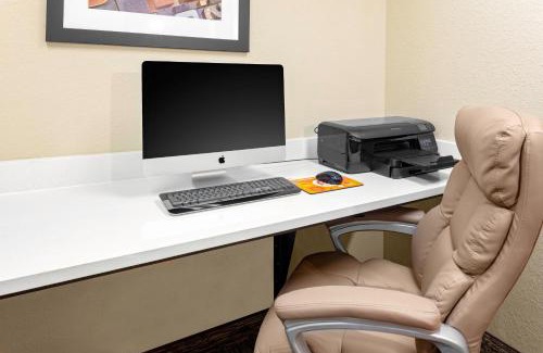 Warner Robins Hotel | Candlewood Suites Warner Robins by IHG