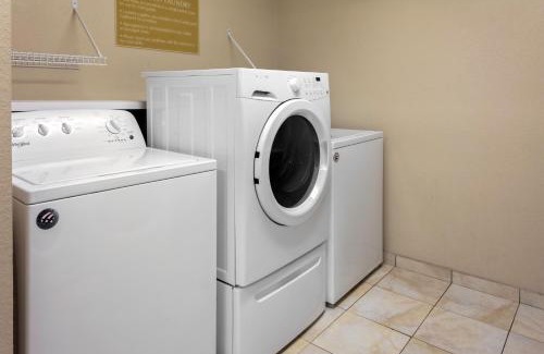 Warner Robins Hotel | Candlewood Suites Warner Robins by IHG