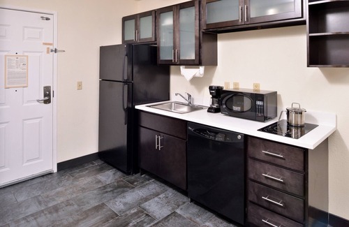 Winchester Hotel | Candlewood Suites Winchester by IHG