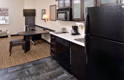 Winchester Hotel | Candlewood Suites Winchester by IHG