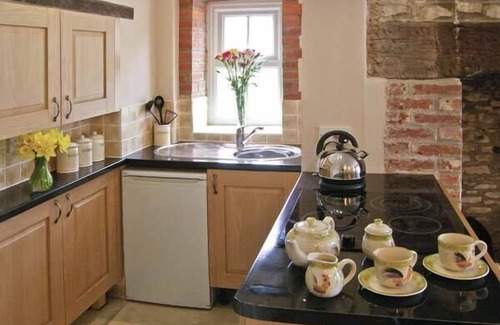 Thornford Cottage | CANDY COTTAGE, pet friendly, with open fire in Thornford