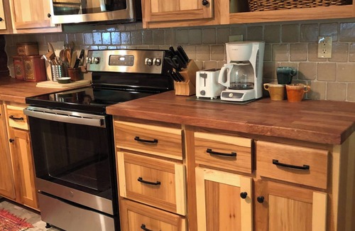 Burnsville Cabin | Cane River Cabin direct river front 3 bedroom 2 bath cabin.