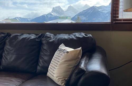 Town Centre Condo | Canmore Mountain View Rental In Downtown - 2br 2bath