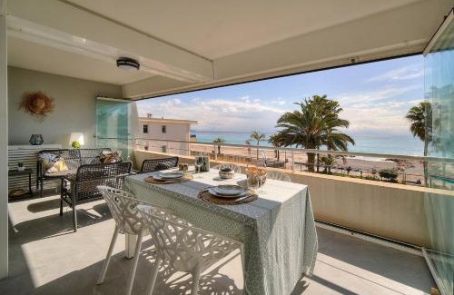 Villeneuve Loubet Beach Apartment | Cannes Luxury Rental - Stunning sea front apartment