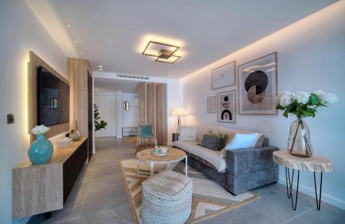 Villeneuve Loubet Beach Apartment | Cannes Luxury Rental - Stunning sea front apartment