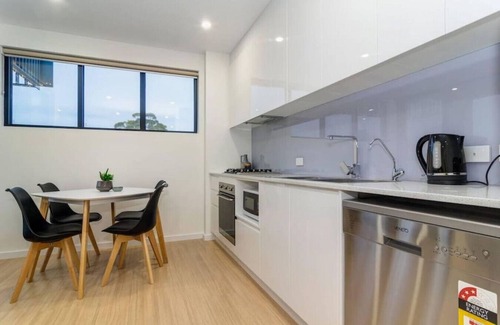 Ovingham Apartment | Canopy @ 44-Minutes · ★Canopy @ 44★Minutes from the CBD✔︎Train✔︎Cafes✔︎