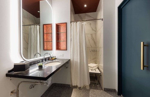 The Loop Hotel | Canopy by Hilton Chicago Central Loop