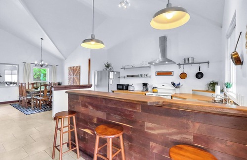 Canyon Lake House | Canyon Breeze I 3 Bedroom I Pet Friendly I Canyon Lake!