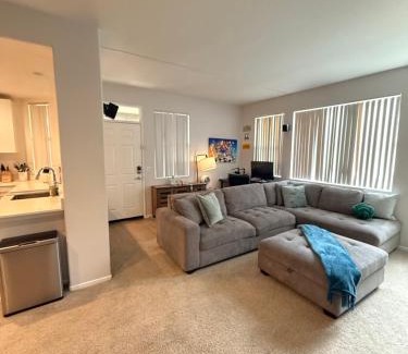 Canyon Country Apartment | Canyon Country Cozy Apartment, Pool and Jacuzzi