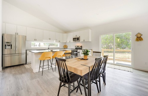 Canyon Lake House | Canyon Lake Oasis: Backyard & Wraparound Deck!