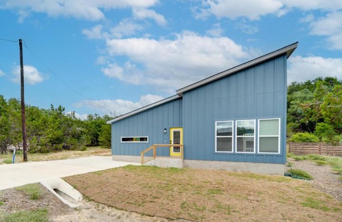 Canyon Lake House | Canyon Lake Oasis Backyard and Wraparound Deck!
