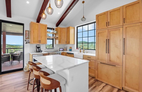 Canyon Lake Cottage | Canyon Lake Tree House: Modern 2BR Luxury w/ Hot Tub, Decks & Stunning Views