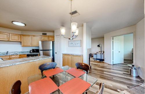 Tucson Apartment | Canyon View #1203