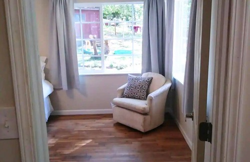 Canyonville Cottage | Canyonville Cottage - Charming 2 Bed/2 Bath