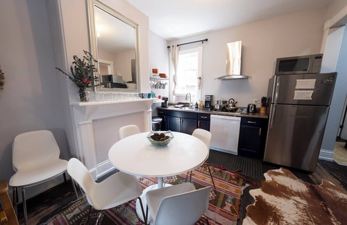 Stanton Park Bed & Breakfast | Cap Hill 1-level Loft-style 2 Bedroom, near Capitol, Eastern MarketFREE Parking,