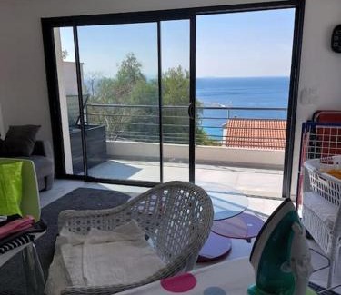 Cavaliere Beach Apartment | Cap Sud,apt 4p,vue mer,pr plage