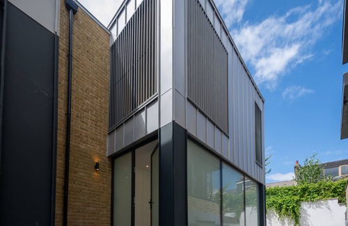 Cazenove Apartment | Capacious Three Bed Apartment in Slindon Court by MySquare