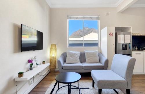 Cape Town City Centre Apartment | Cape Comfort - Central and Modern