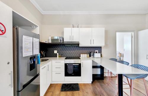 Cape Town City Centre Apartment | Cape Comfort - Central and Modern