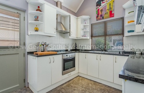 Paarl House | Cape Winelands Golf Estate