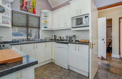 Paarl House | Cape Winelands Golf Estate