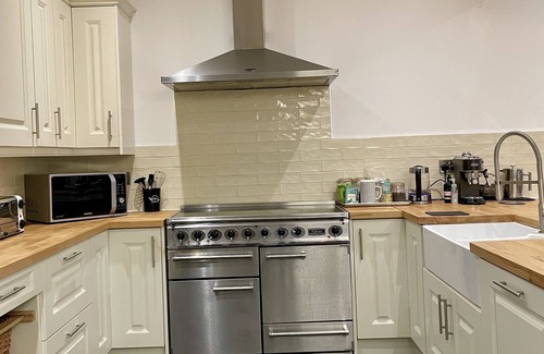 Rhiwbryfdir House | Capel Salem is an ideal residence for families and groups of friends seeking a picturesque getaway