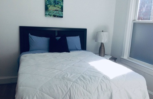 Truxton Circle House | Capiitol Hill North .The apartment is walking distance from the US Capitol