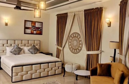 Islamabad Cabin | Capital Lodges