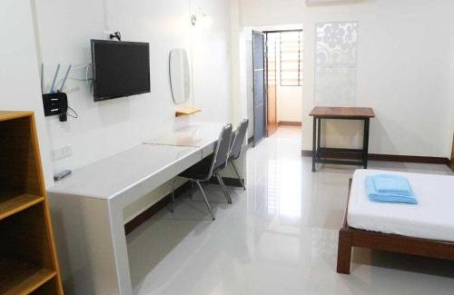 Samut Songkhram Hotel | Capital O 75521 Sang Siri Apartment