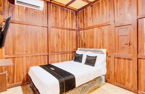 Wonosari Hotel | Capital O 93842 Jowo Segoro ResortNearPantai Sepanjang