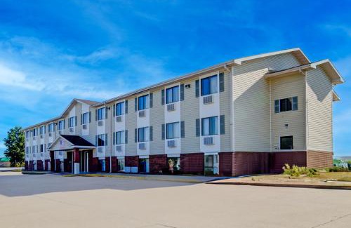 Kingdom City Hotel | Capital O Amerihost Inn and Suites Kingdom City Hwy 54 MO